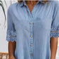 ⭐ 50 % de réduction ! ⭐ Mini-robe en denim bleu – col, manches en dentelle, poches latérales. Quand le décontracté rencontre l'élégance ! 💃